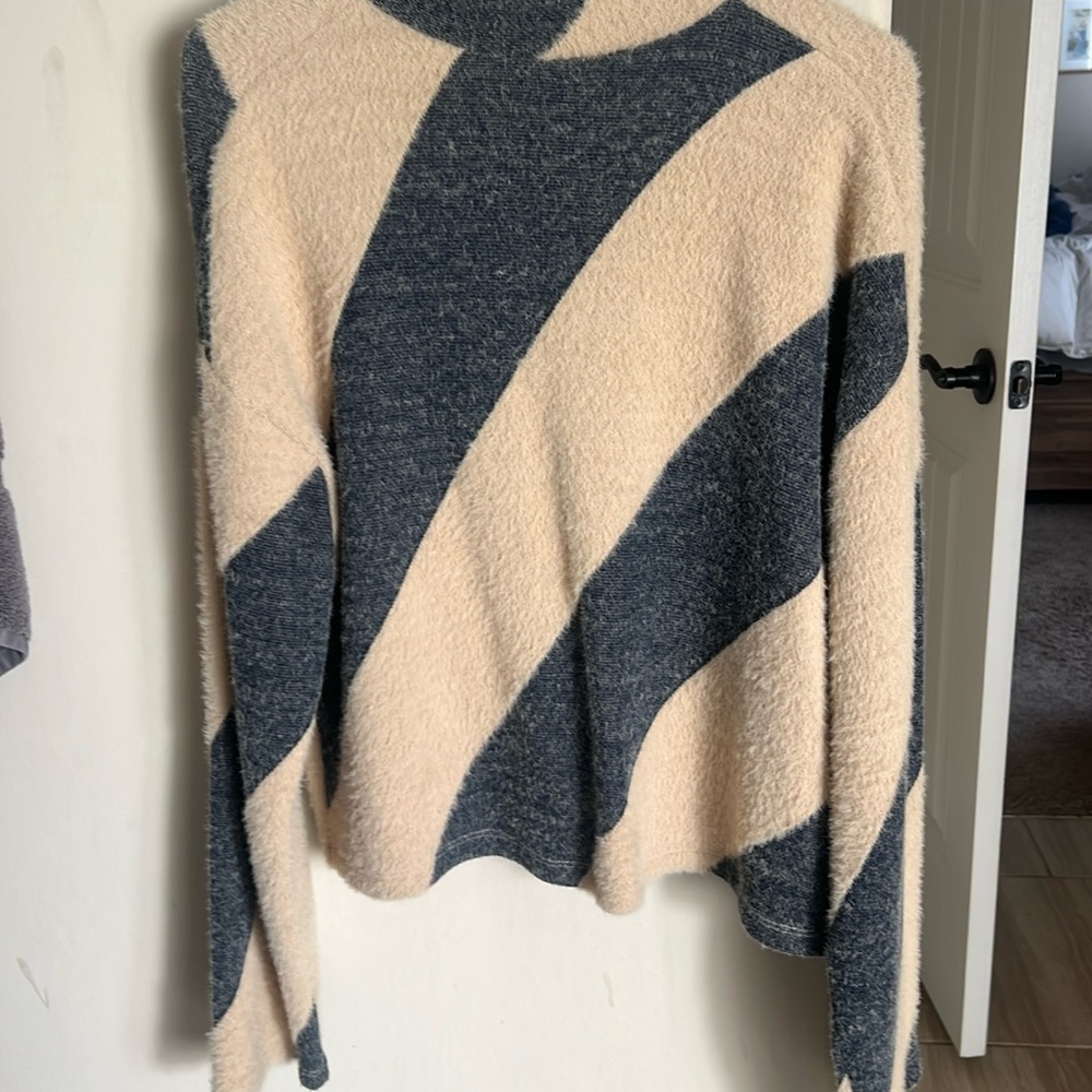 Anthropologie Maeve mock neck sweater size medium